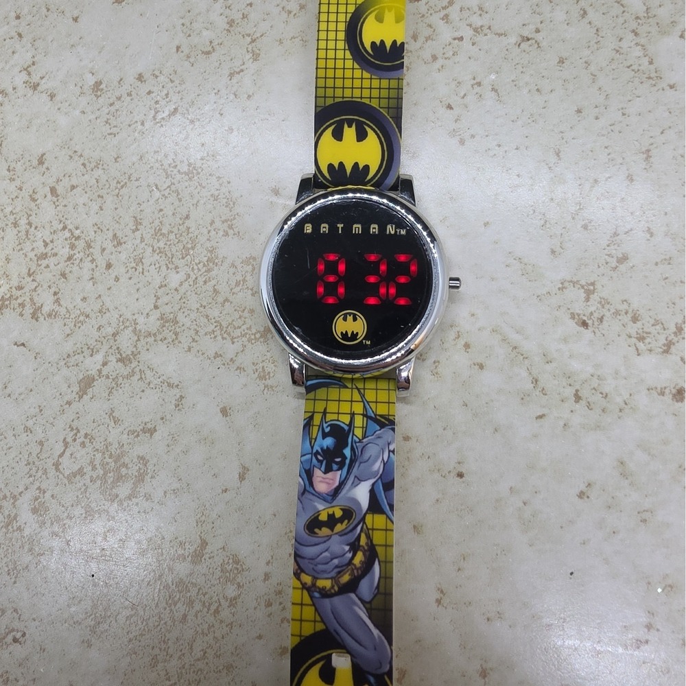 Accutime Batman DC Comics Kids Digital LED Quartz Wristwatch Plastic Strap Works